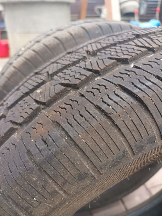 Vand anvelope de iarna 225 70 15 c