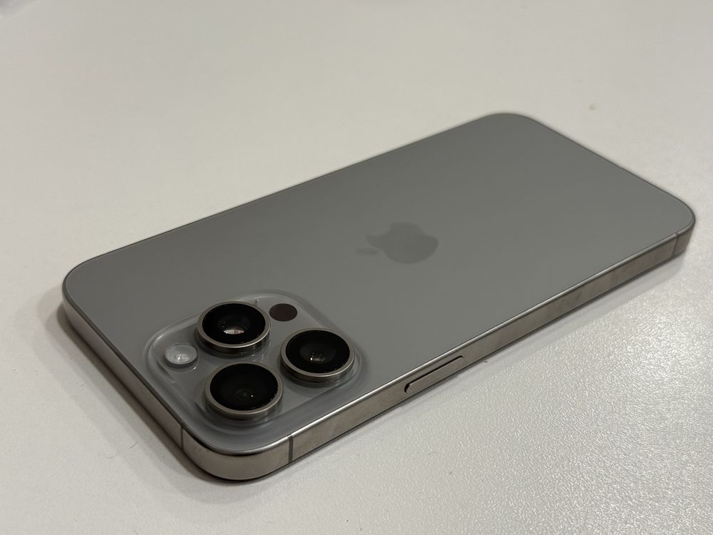 iPhone 15 pro max 256GB Natural Nitanium