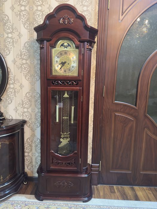 Напольные  часы куранты
