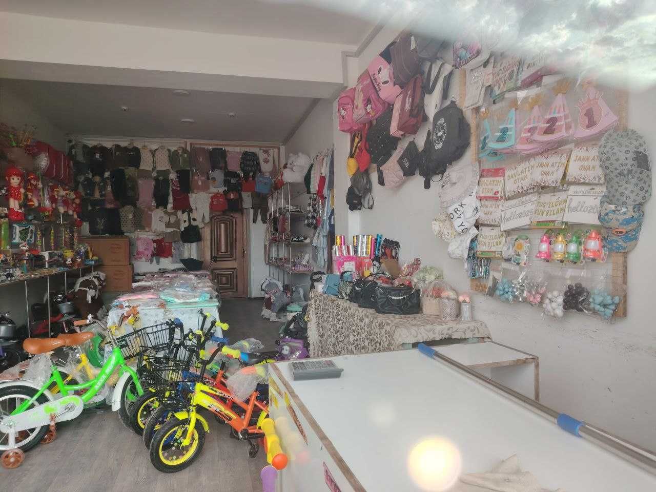 Qamashi tumanida Savdo dokon va xamom binosi sotiladi.