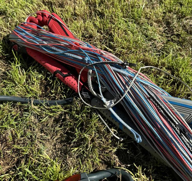 Кайт Naish Pivot 2024 LE 12m + бар Torque 2 - Като нови!