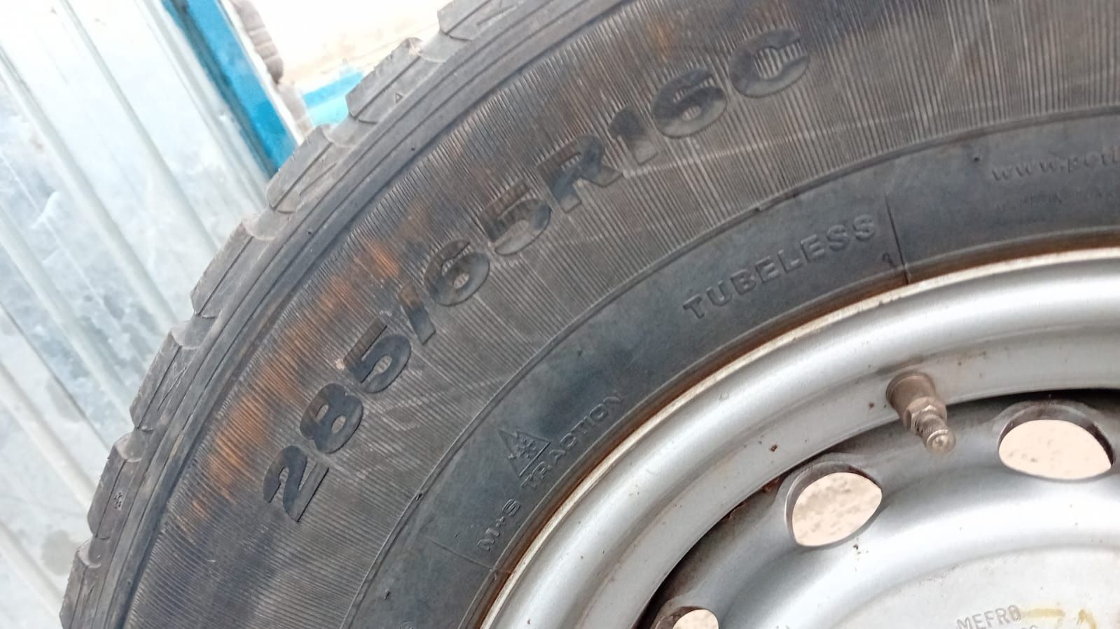 Vînd 4 roți 285/65/16c