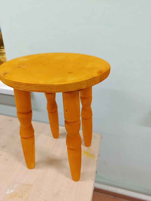 Продам деревянный стульчик