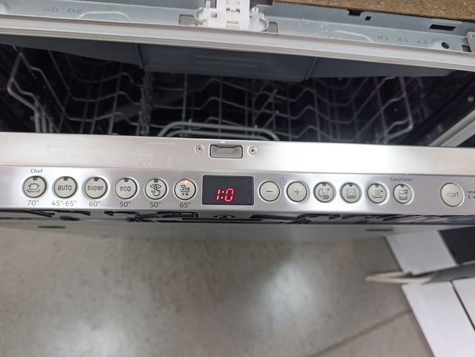 Съдомиялна машина NEFF  прожекция на времето