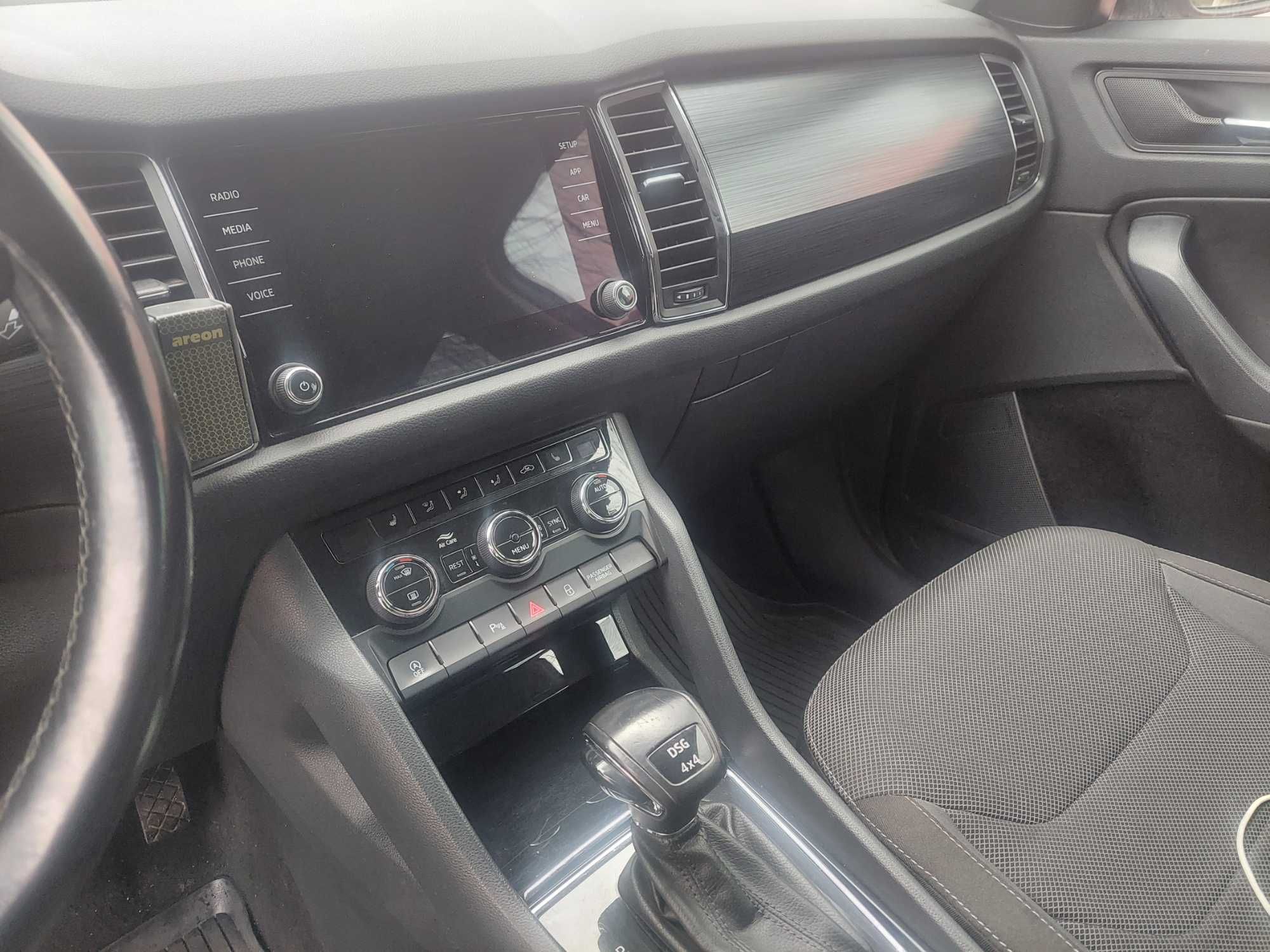 Vand Skoda Kodiaq 2.0 TDI 4×4 DSG Unic proprietar