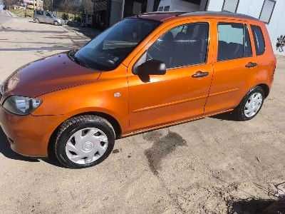 Мазда2 2003г бензин