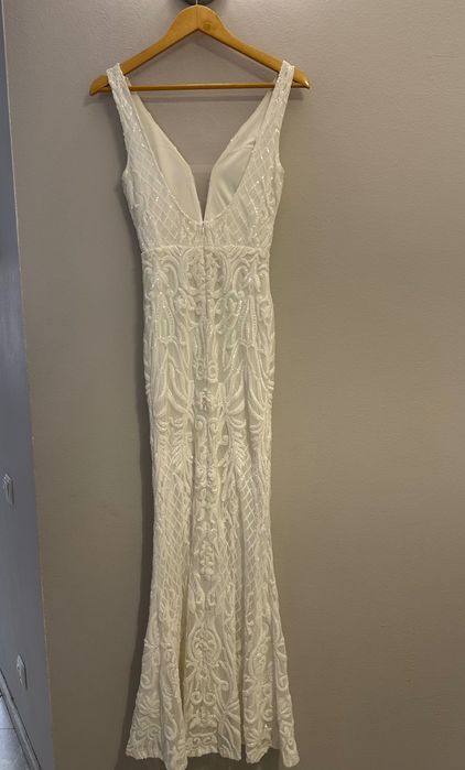 Елегантна бяла рокля С размер