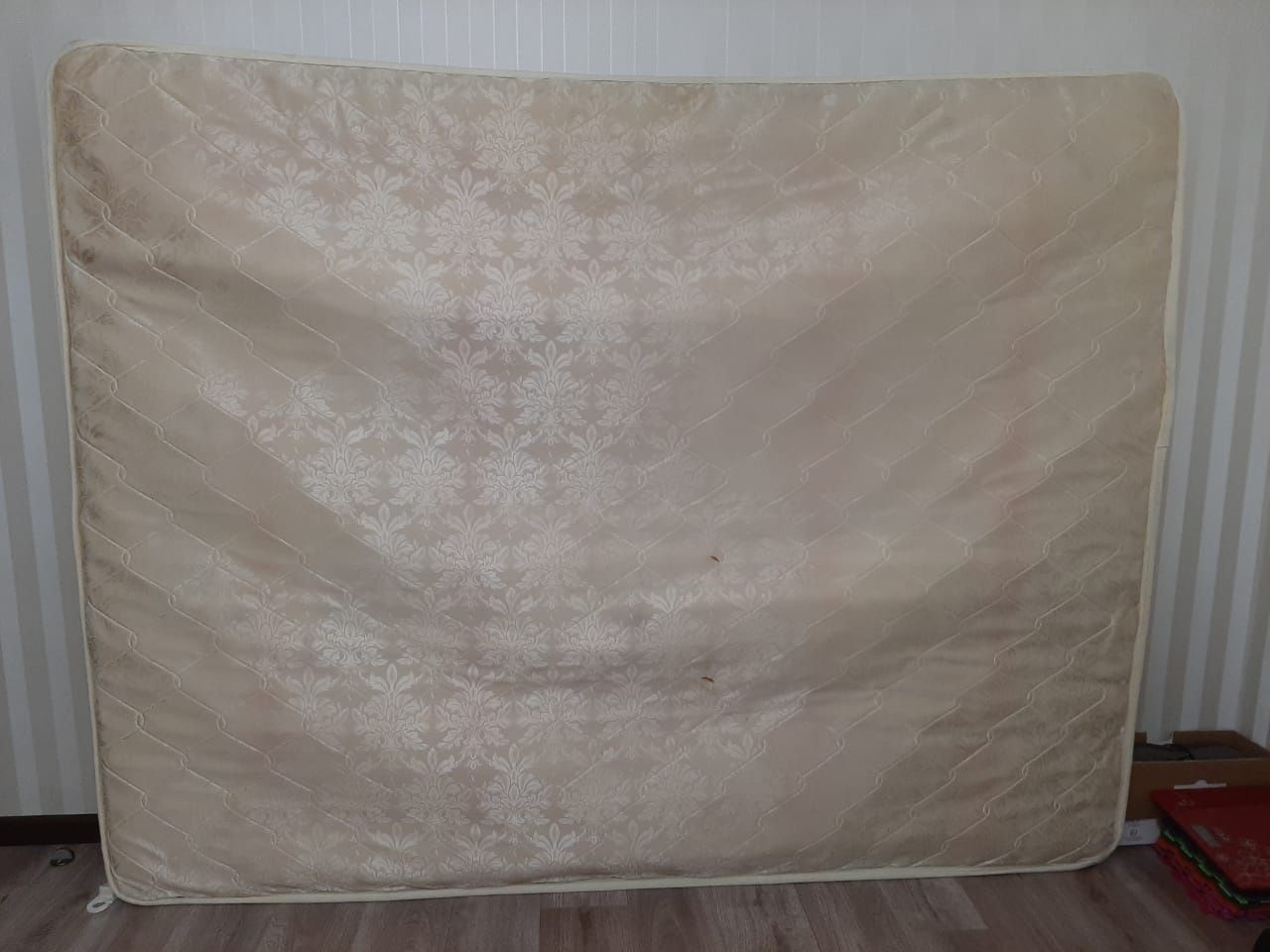 Матрас б/у. Размер 160см×200см