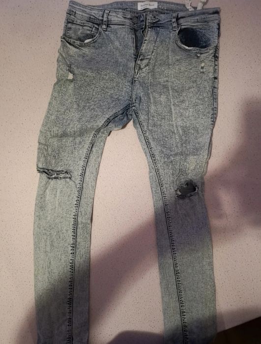 Blugi Bershka barbati