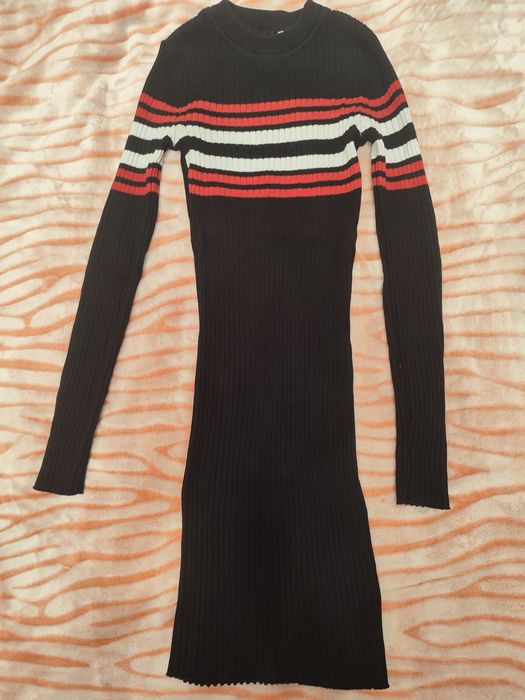 рипесена рокля H&M