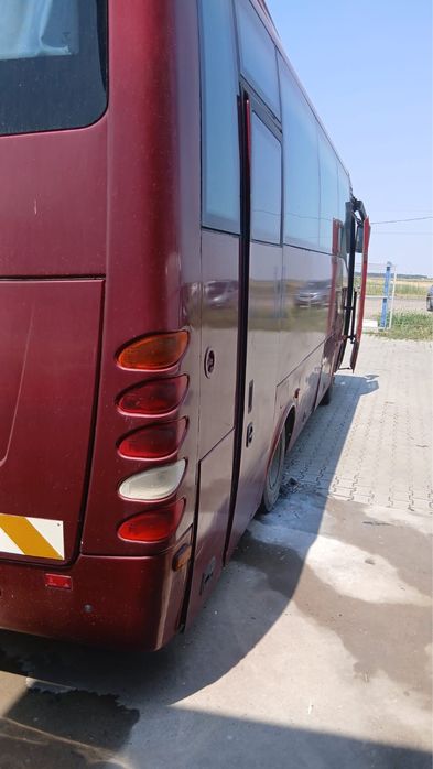 Vand microbuze transport persoane