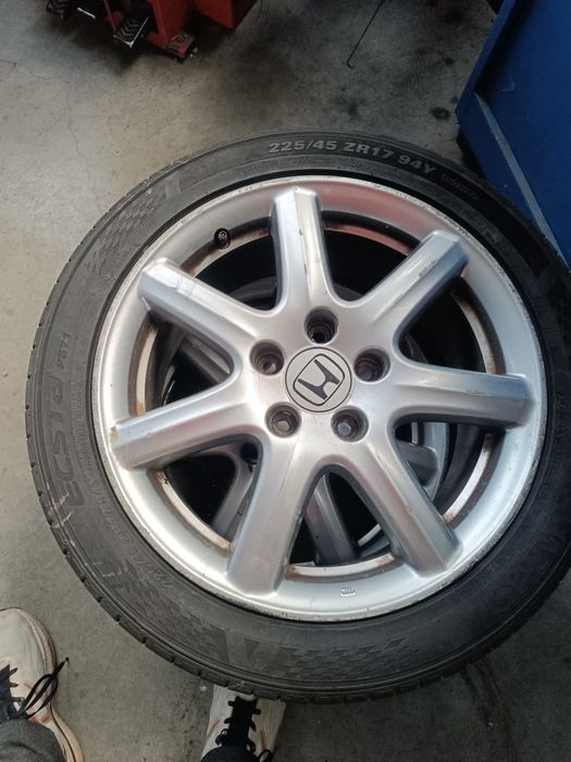 Джанти 17-ки за Хонда с гуми Кумхо на един сезон