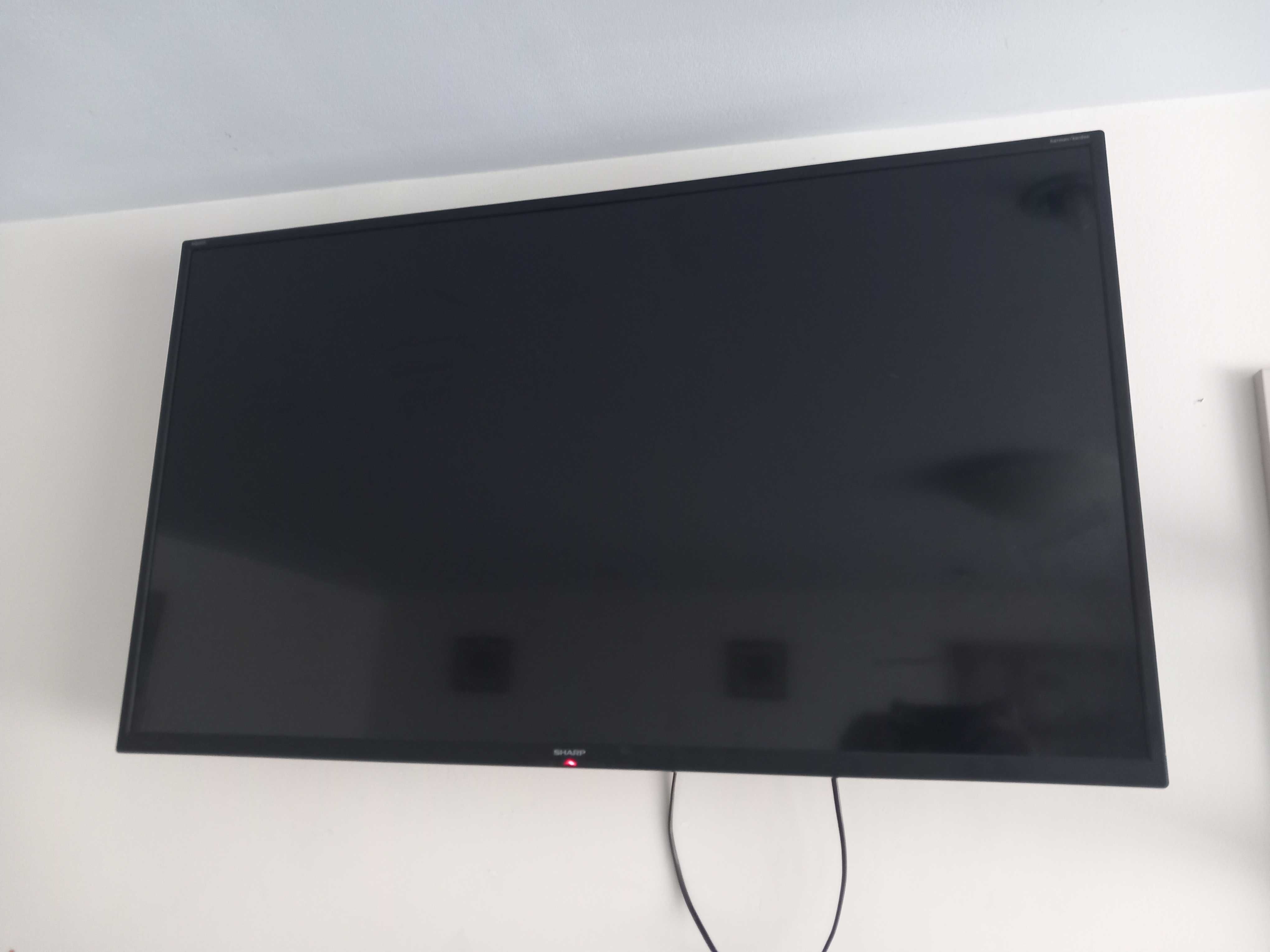 Tv smatr sharp diagonala 102 cu display spart