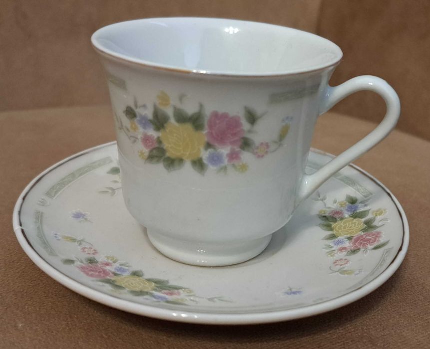 Нов сервиз за кафе в собствена кутия