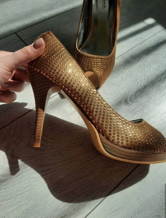 Pantofi eleganti cu toc