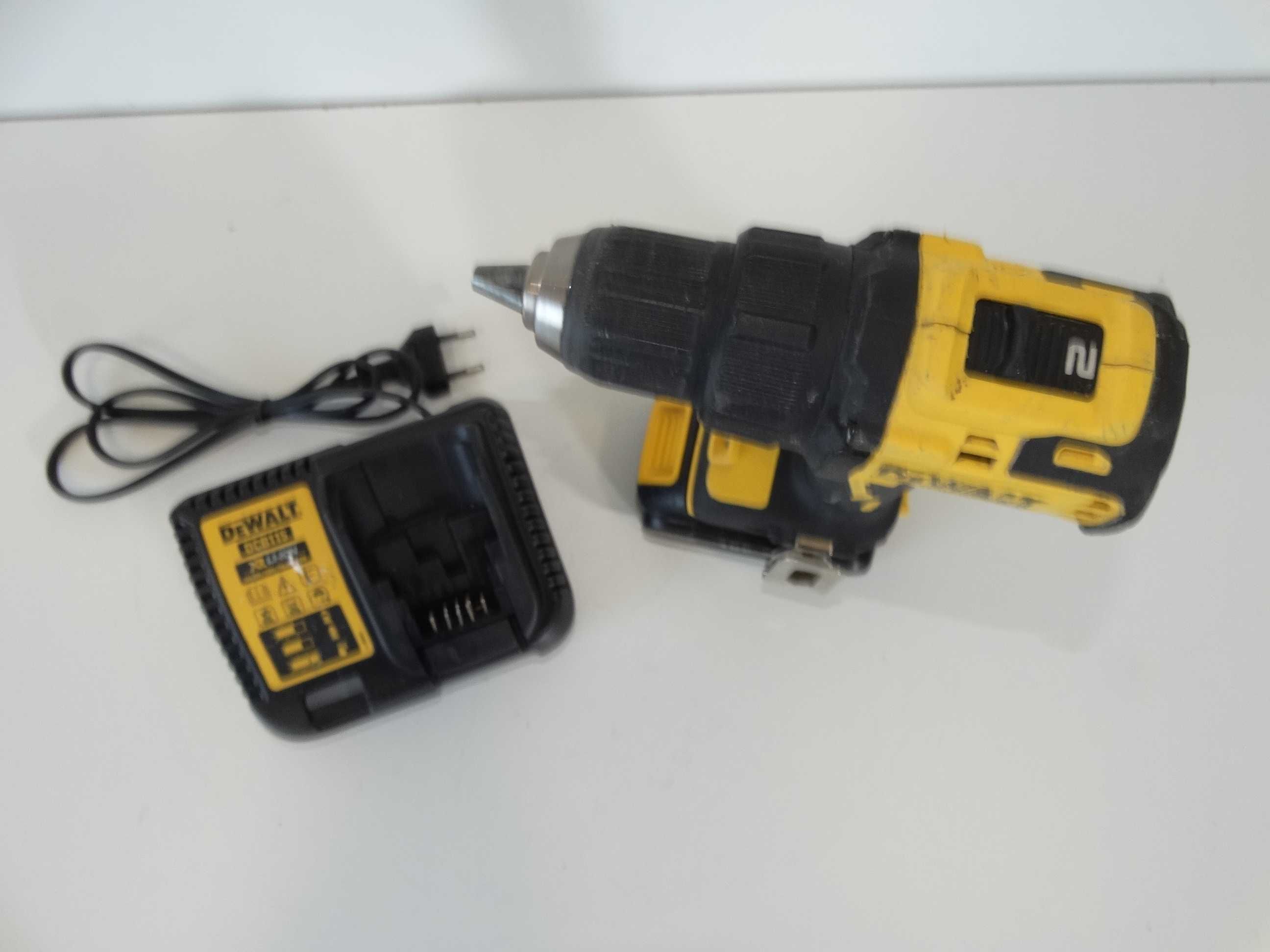 Dewalt DCD 708 + 3.0 Ah + DCB 115 - Винтоверт