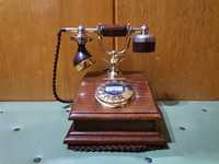 Старинен ретро домашен телефон POST DFeAp 301 от дърво и бронз.