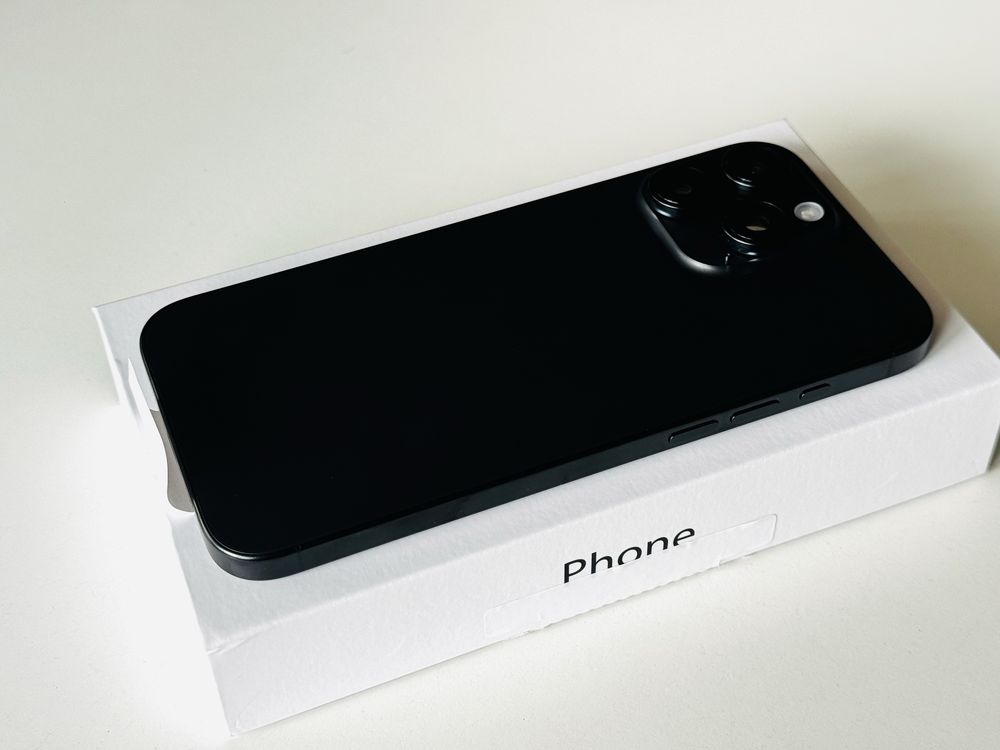 НОВ! Iphone 16 Pro Max 1TB Black Titanium Гаранция