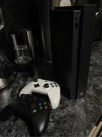 Xbox one x 1TB срочно продается!