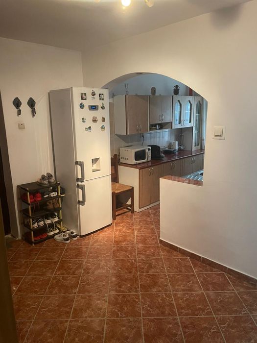 Apartament 3 camere - Coca Cola!