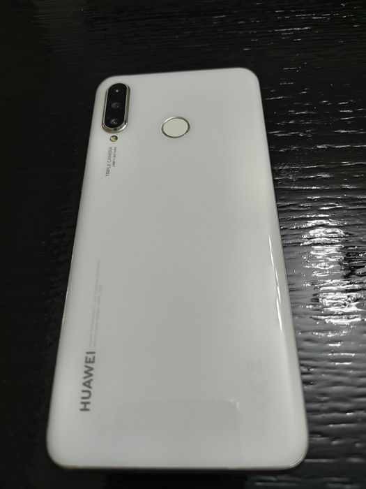 Vând telefon Huawei 30 Alb