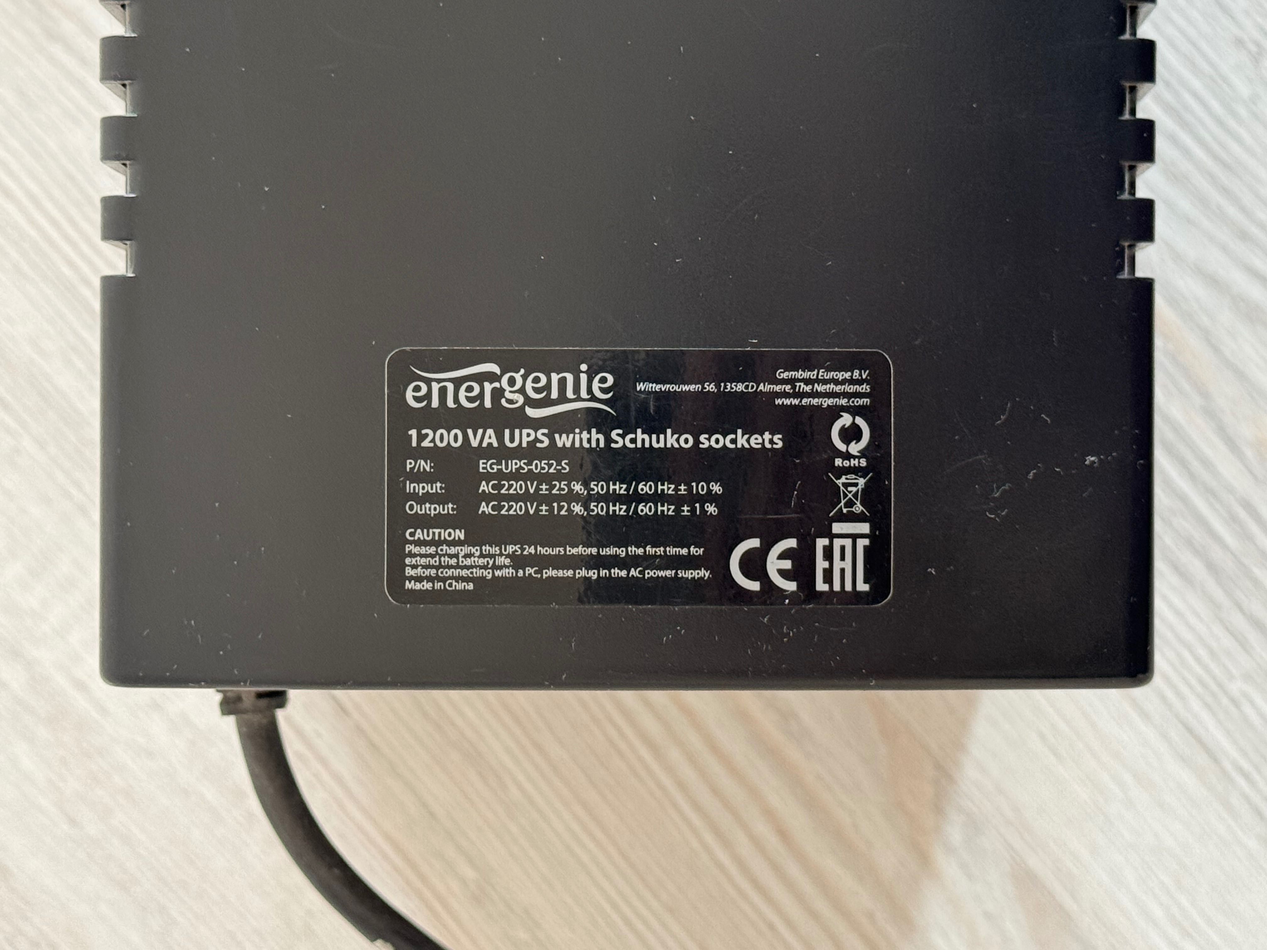 Источник бесперебойного питания UPS/ИБП