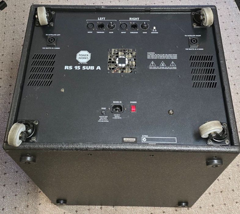 Sistem Audio Profesional HK Audio RS 15 SUB-A + RS 82 SAT