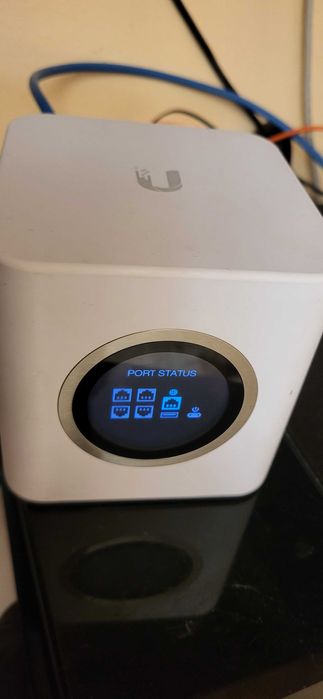 Ubiquiti Labs Router wireless Dual Band Gigabit 1750 Mbps ecran tactil