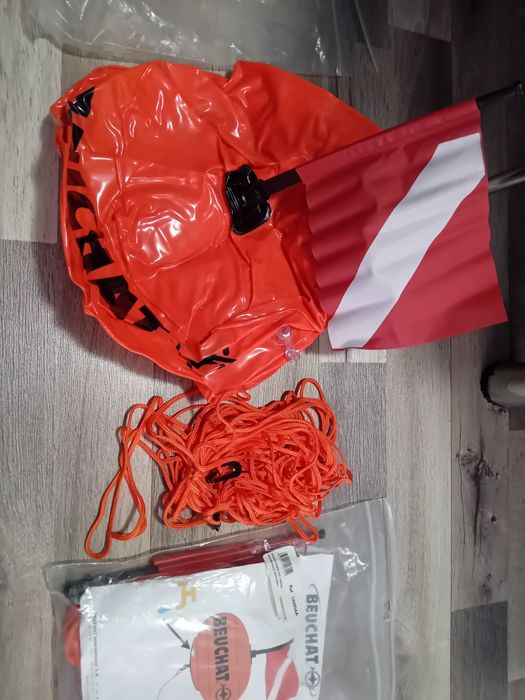 Vând baliza / Colac rotund vânătoare subacvatica - nou, cu eticheta