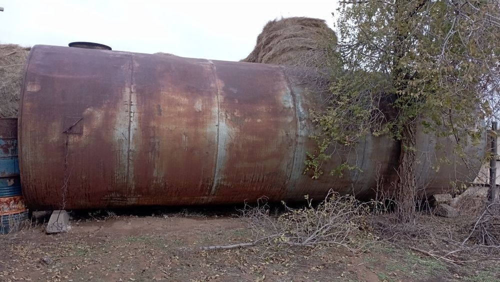 Бочка 50 куб.меняю на контейнер 40 тонник морской