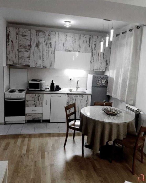 Дава се под наем Двустаен апартамент в Бургас, Изгрев - 48 кв.м за 178.5 € - Снимка #2