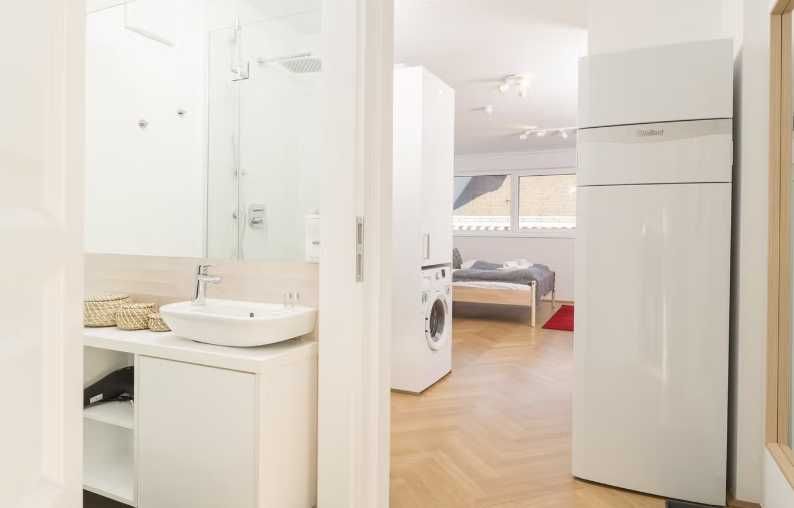 Дава се под наем Едностаен апартамент в Пловдив, Младежки Хълм - 45 кв.м за 204 € - Снимка #2