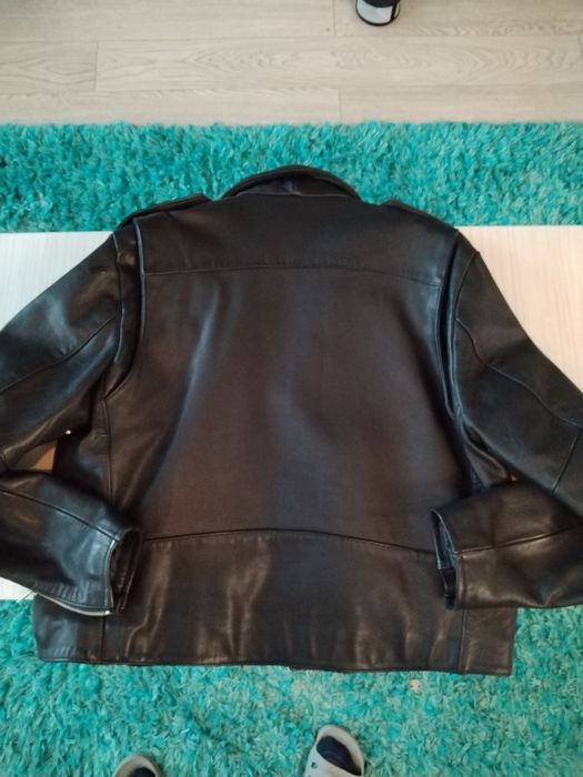 Vând geaca piele mc