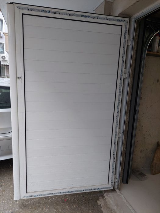 Гаражна врата - двукрила
