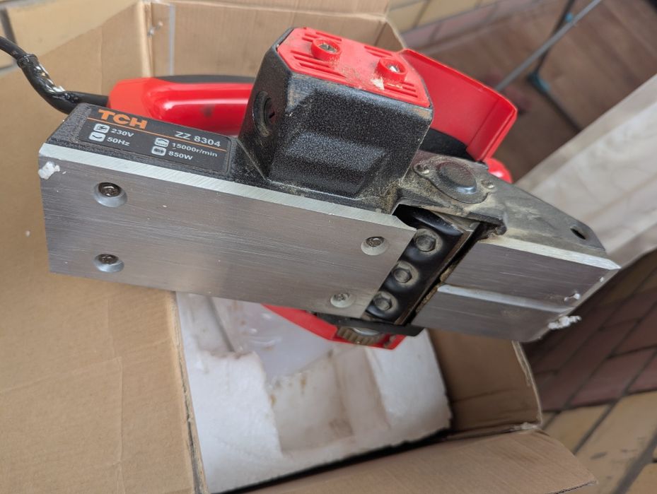 Продам электрический рубанок в отличном состоянии