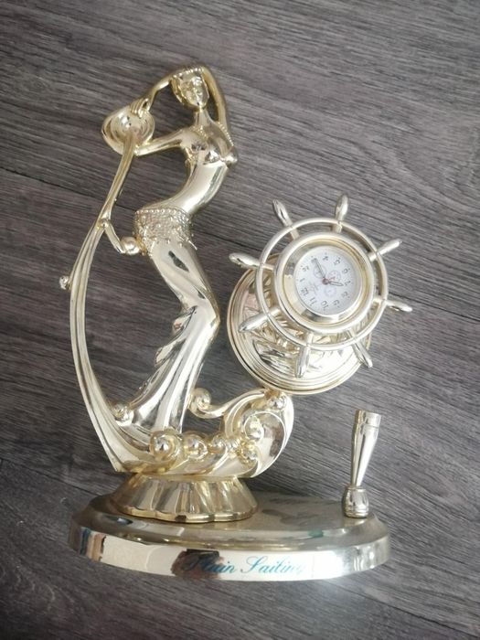 часы настольные музыкальные фигурные