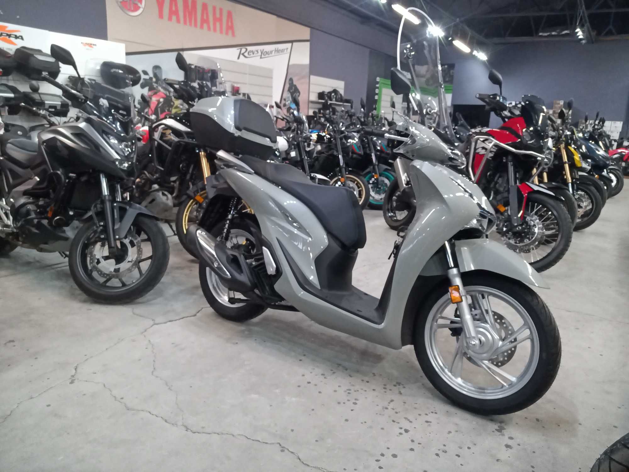 Honda SH 125i an 2024 noua 0 km - livrare Honda Constanta