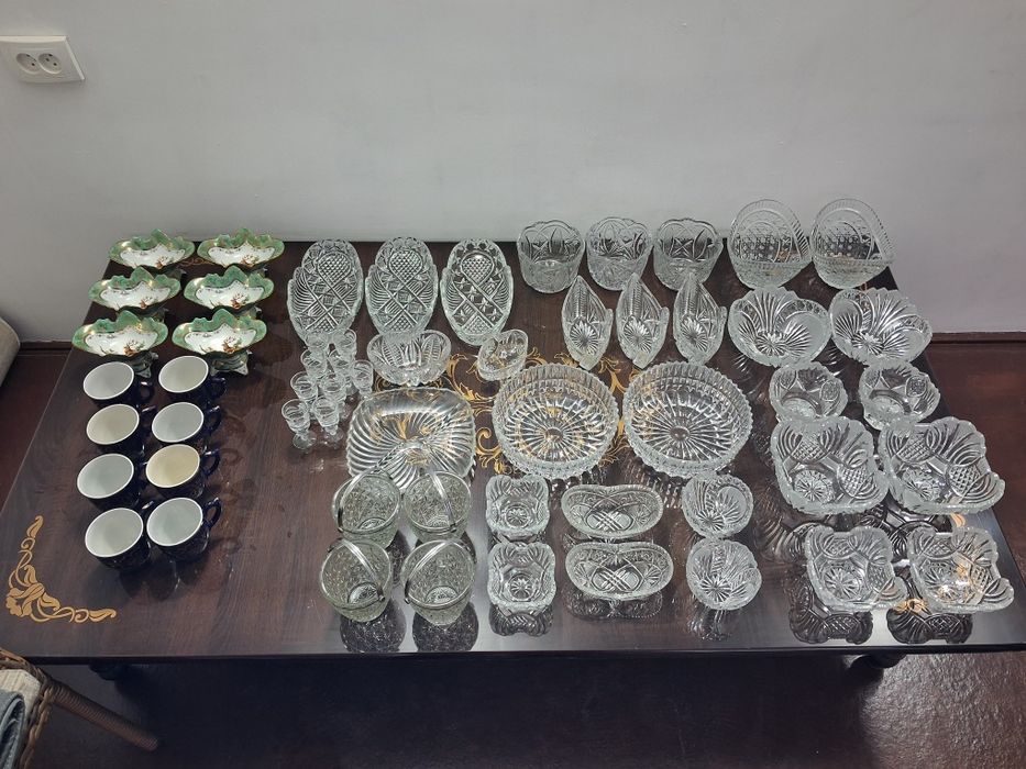 43ta xrustal 14ta chinni hammasi zo'r turibdi