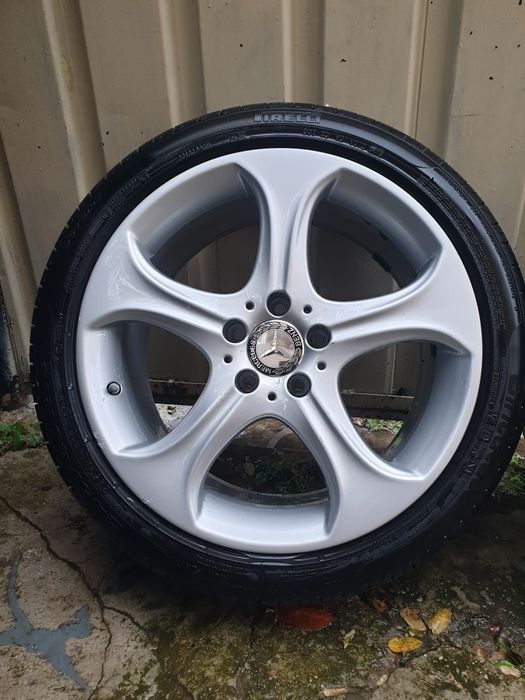 Jante originale pe 18 Mercedes E klass 2015 cu anvelope de vara