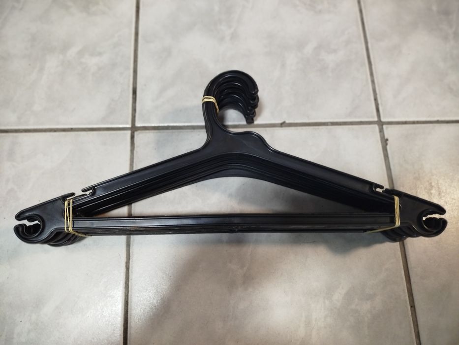 Чисто нови закачалки за дрехи по 10 броя