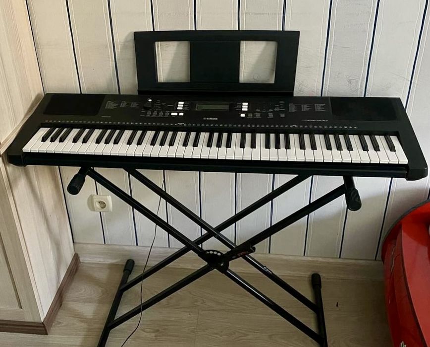 Yamaha psr-EW300