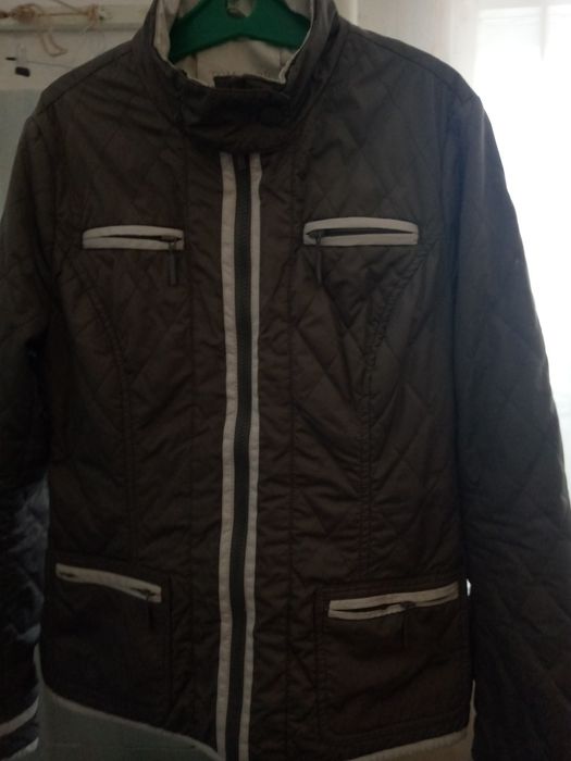 Продам осеннюю куртку