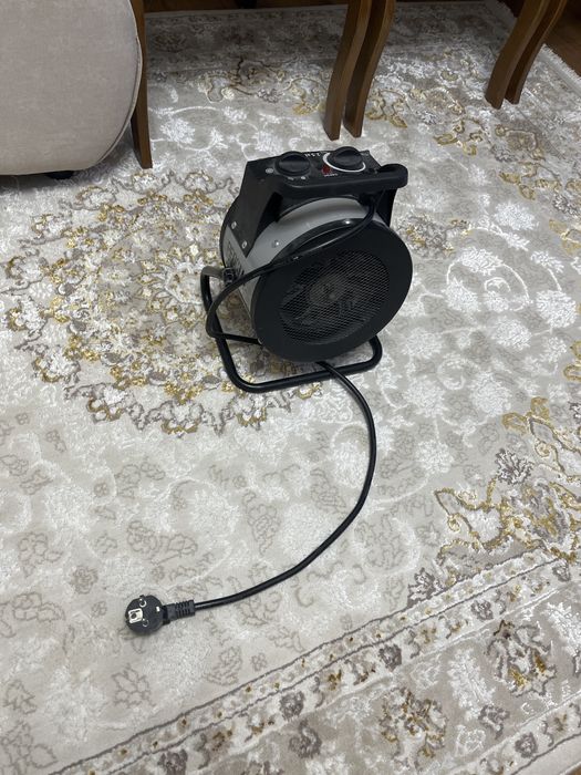 Продам  тепловой керомический обогреватель, и холод 2в1  на 2,5 кВат.