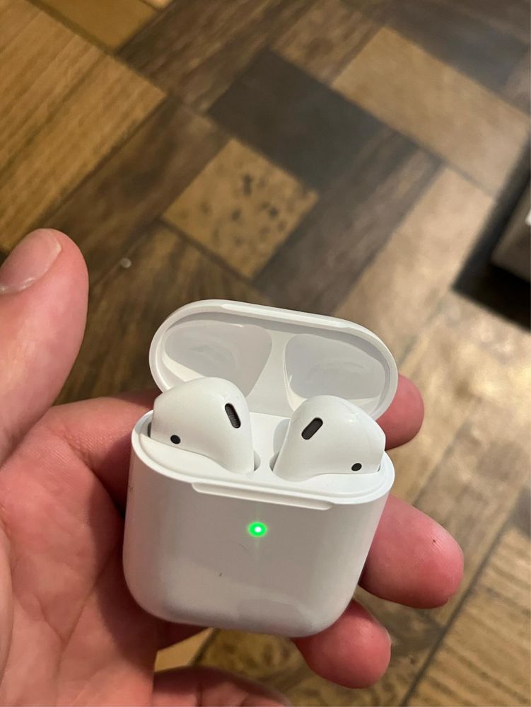 Apple AirPods 2