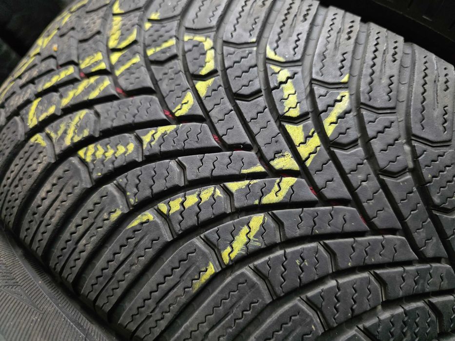 2бр Зимни гуми 205 55 16 - Bridgestone - DOT 2024