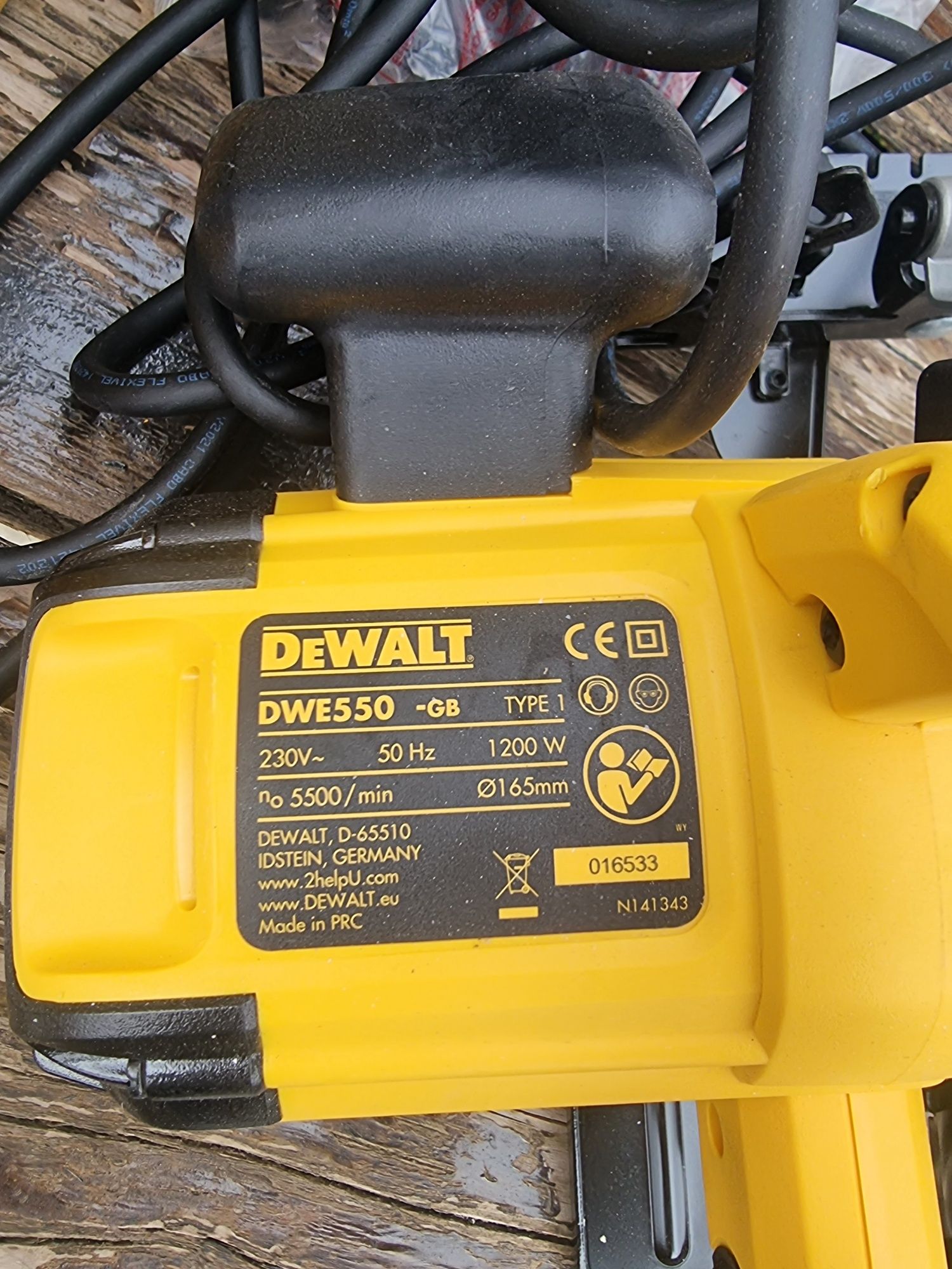 Circular Dewalt DWE550