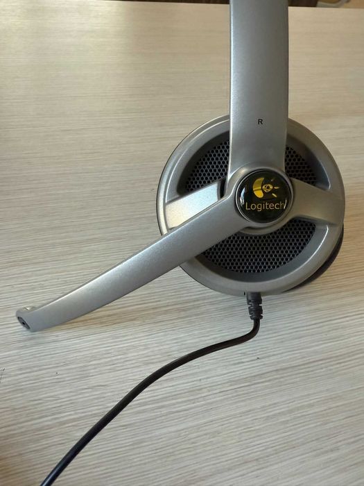 Casti cu microfon Logitech, stare f buna