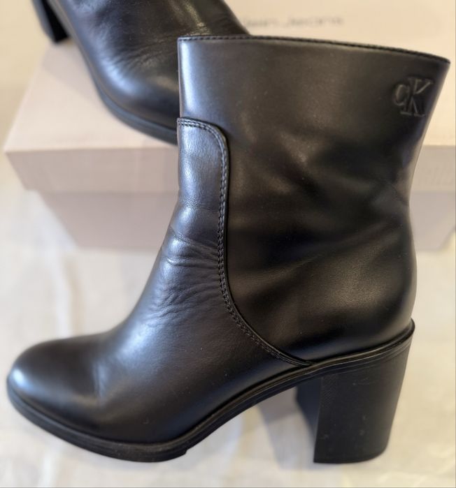 Calvin Klein боти