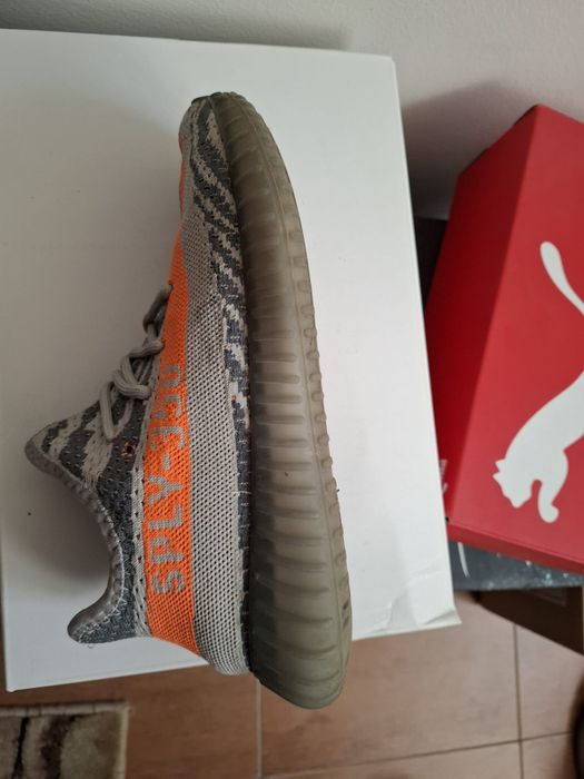 Vând adidași yeezy 350