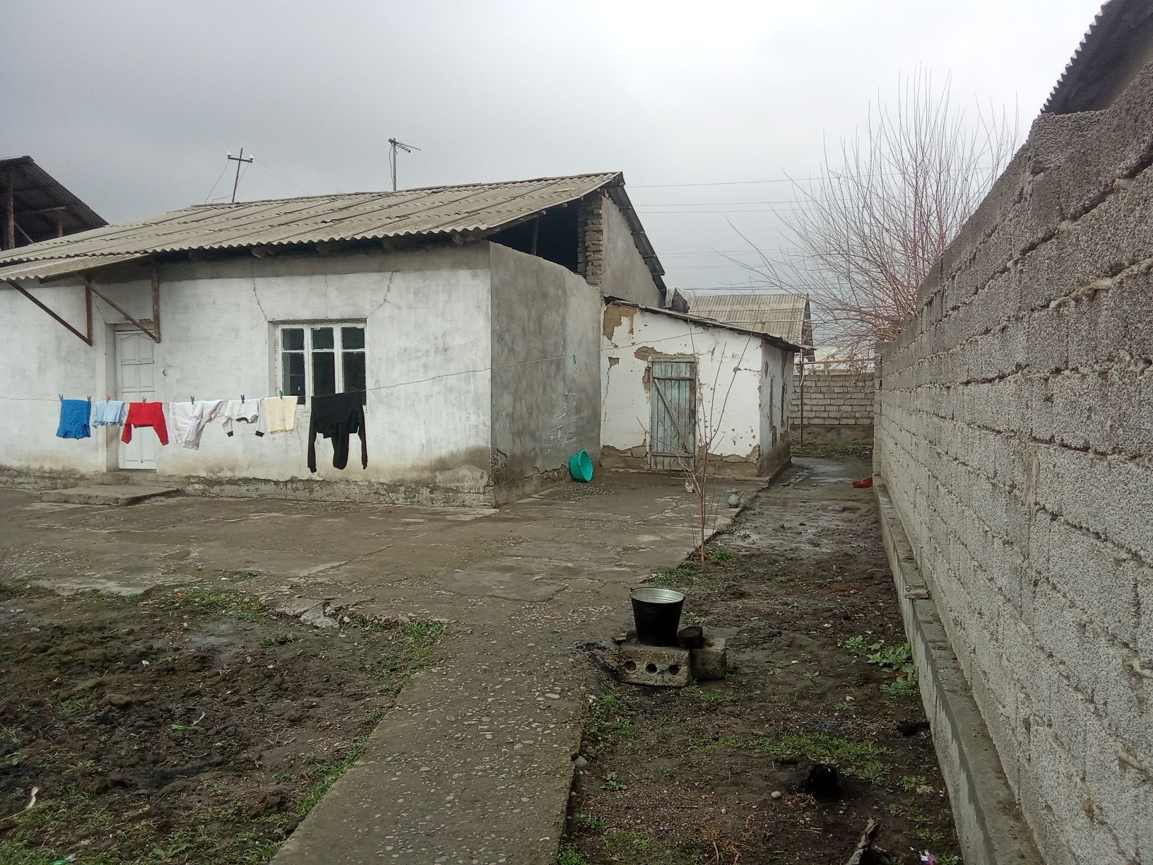 СРОЧНА Ховли сотилади 4 соток 4 хона  фасад 16 метр